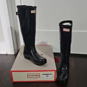 Hunter Women's Glossy Black Rain Boots